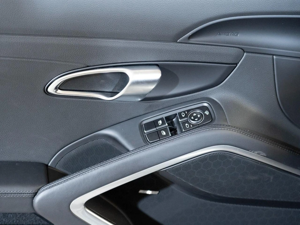 2025 Porsche 718 Boxster - Image 18 of 28