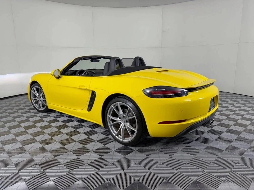 2025 Porsche 718 Boxster - Image 3 of 4