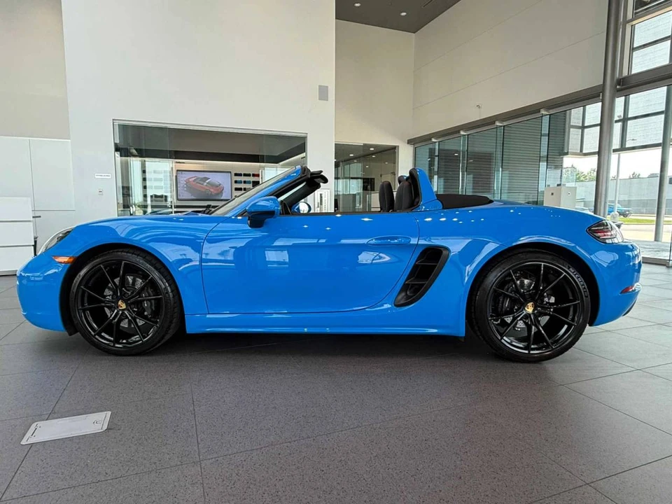 2025 Porsche 718 Boxster - Image 2 of 5