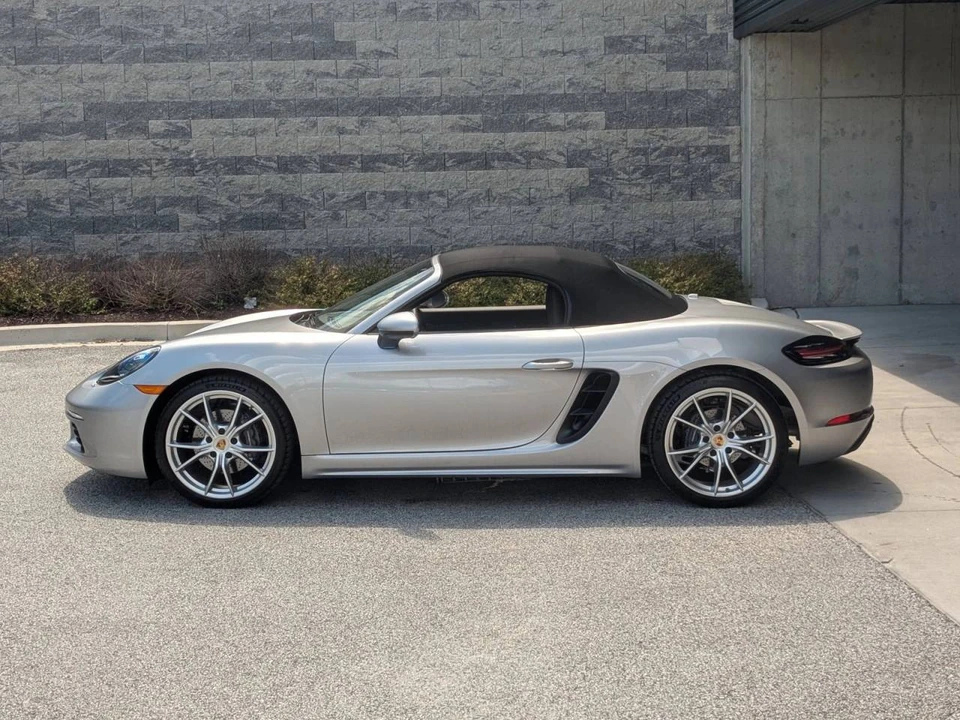 2025 Porsche 718 Boxster - Image 2 of 5