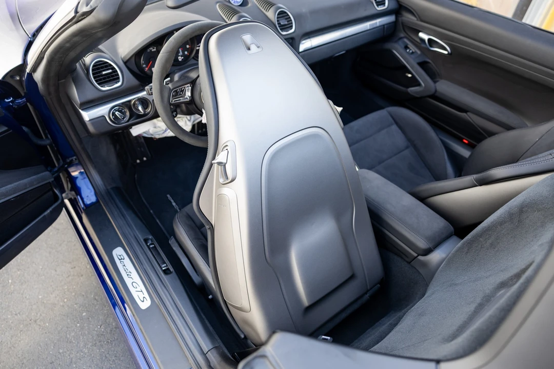 2025 Porsche Boxster - Image 12 of 31