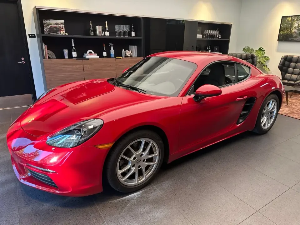 2025 Porsche 718 Cayman - Image 23 of 31