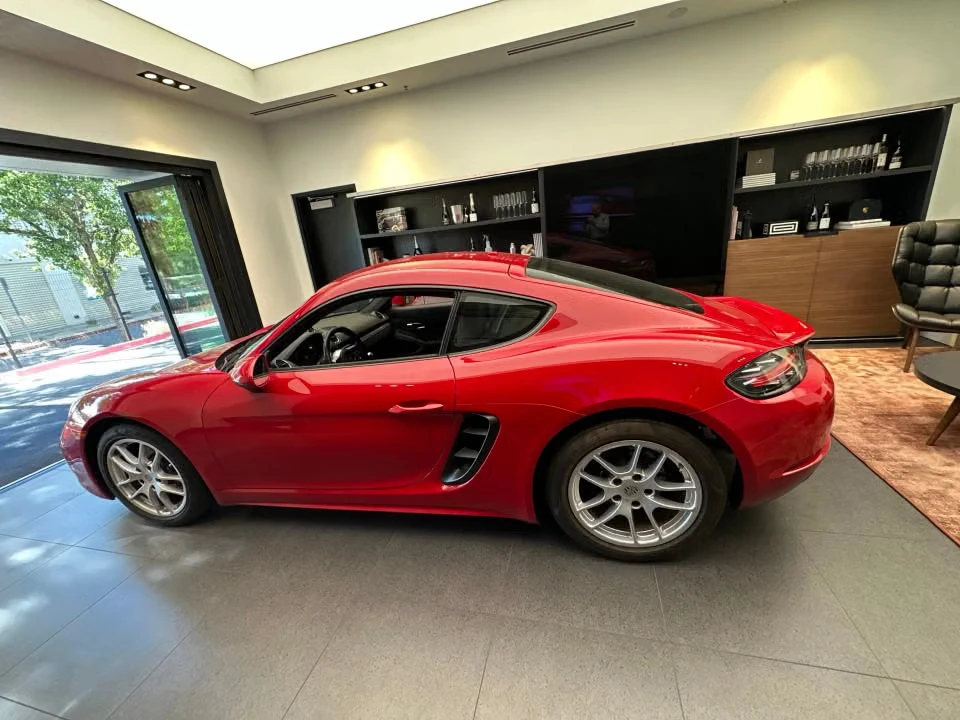 2025 Porsche 718 Cayman - Image 27 of 31