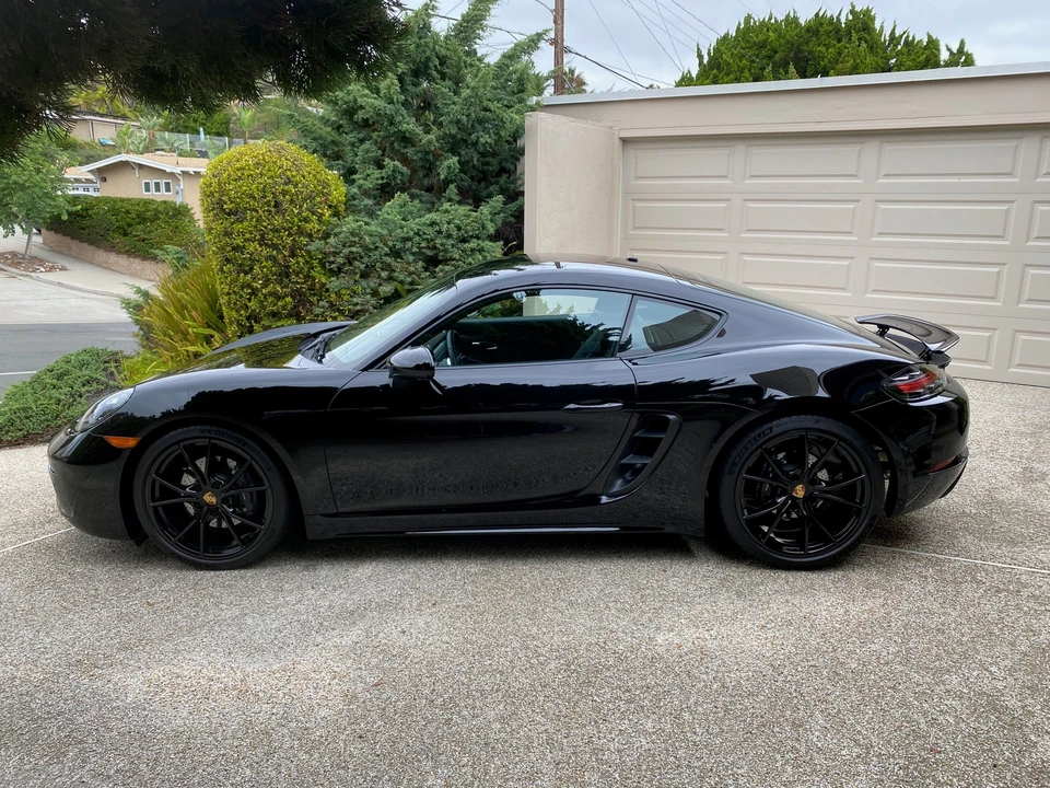 2025 Porsche 718 Cayman - Image 10 of 26