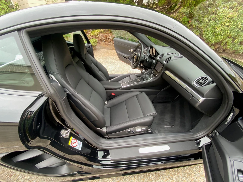 2025 Porsche 718 Cayman - Image 14 of 26