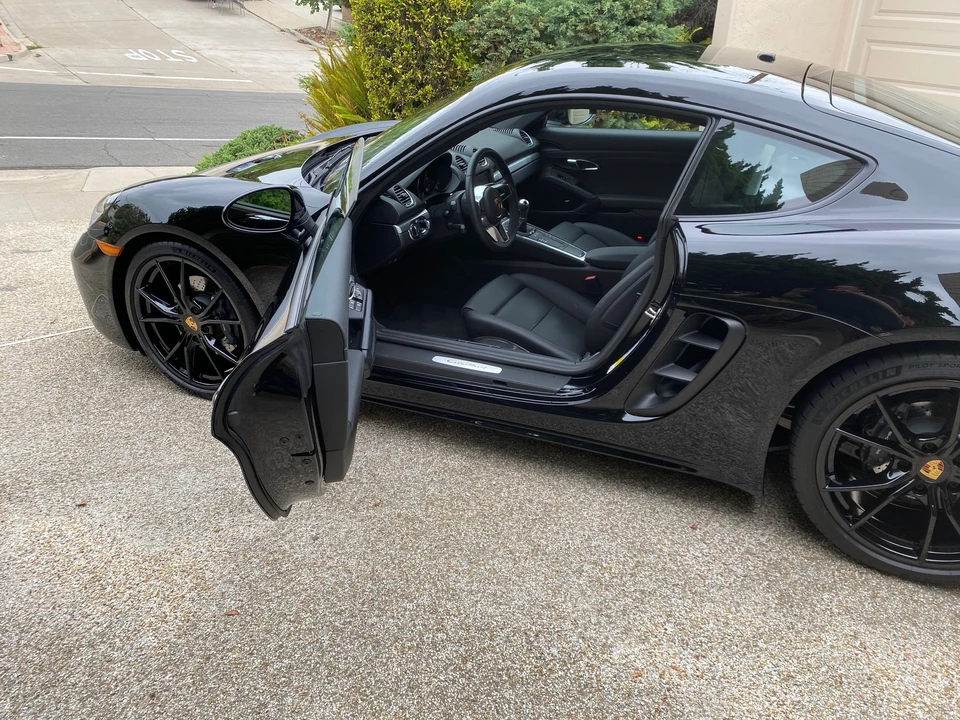 2025 Porsche 718 Cayman - Image 15 of 26