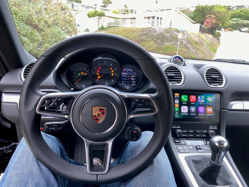 2025 Porsche 718 Cayman - Image 16 of 26