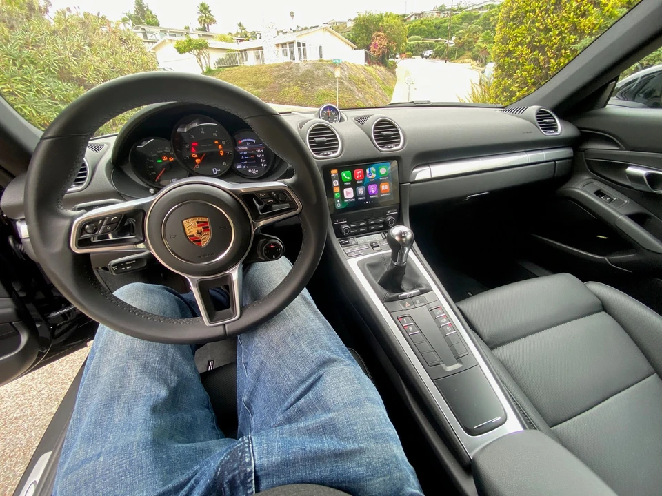 2025 Porsche 718 Cayman - Image 17 of 26