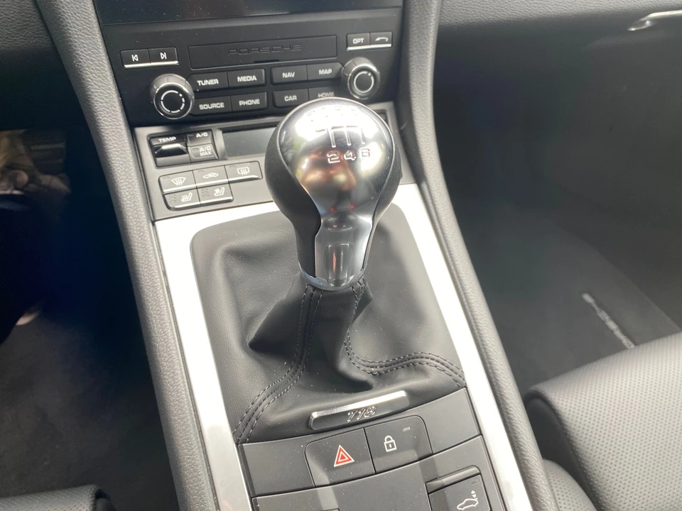 2025 Porsche 718 Cayman - Image 19 of 26