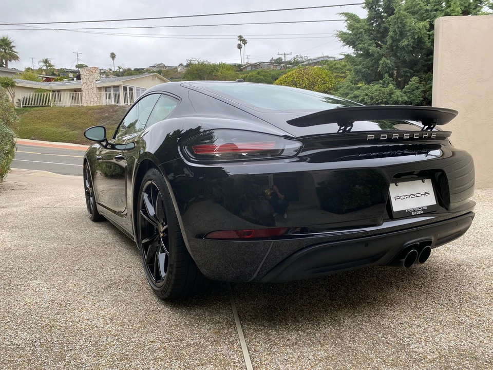 2025 Porsche 718 Cayman - Image 9 of 26