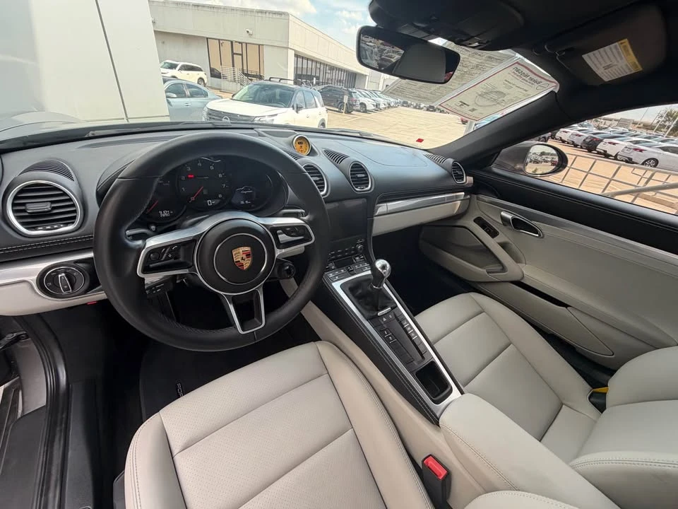 2025 Porsche 718 Cayman - Image 8 of 10