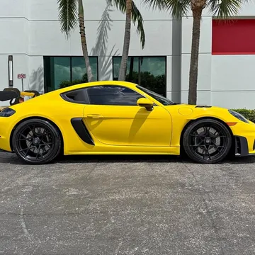 2025 Porsche 718 Cayman GT4 RS