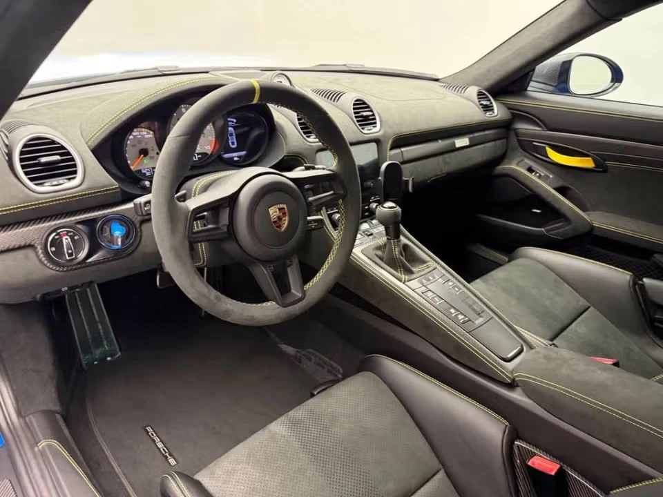 2025 Porsche 718 Cayman GT4 RS - Image 27 of 31