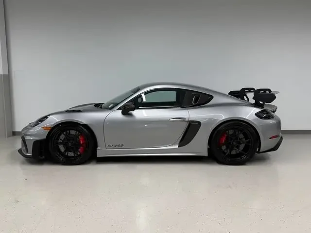 2025 Porsche 718 Cayman GT4 RS - Image 15 of 31