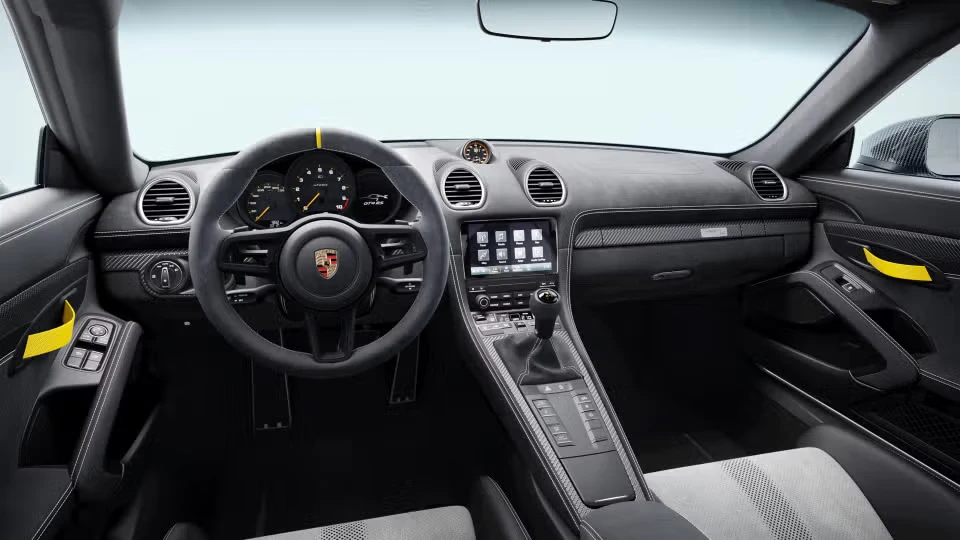 2025 Porsche 718 Cayman GT4 RS - Image 27 of 30