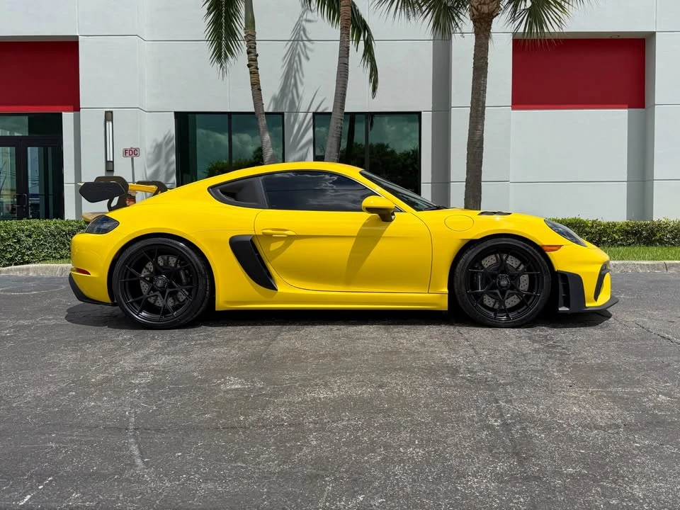 2025 Porsche 718 Cayman GT4 RS - Image 4 of 20