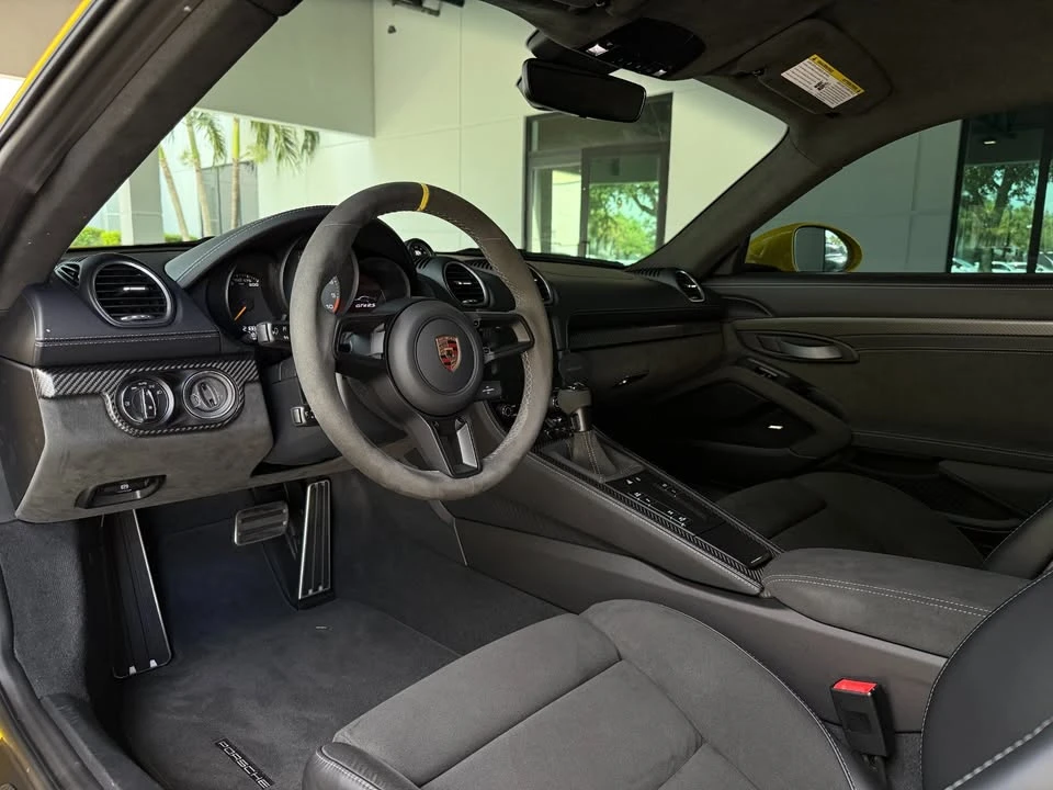 2025 Porsche 718 Cayman GT4 RS - Image 14 of 20