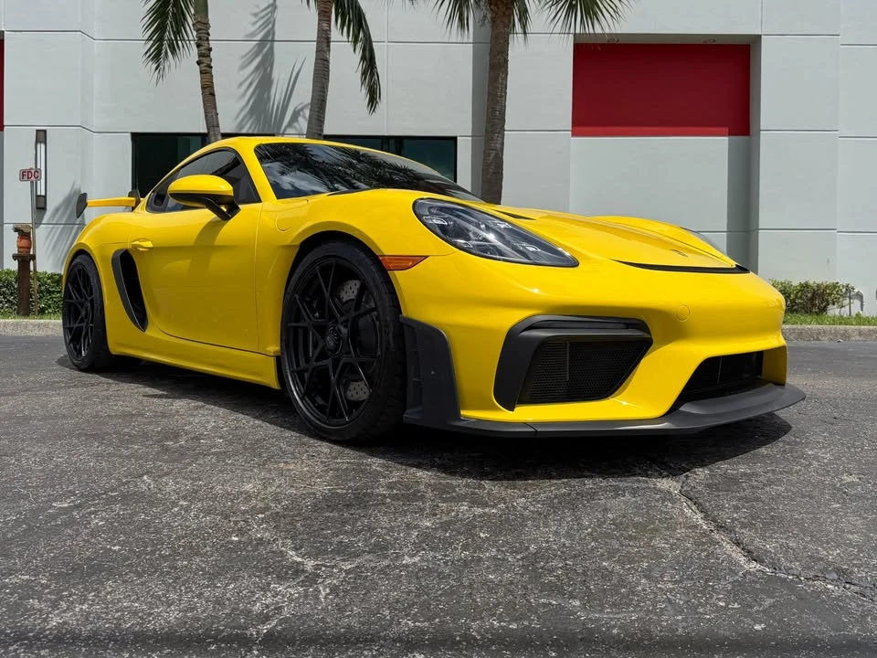 2025 Porsche 718 Cayman GT4 RS - Image 5 of 20
