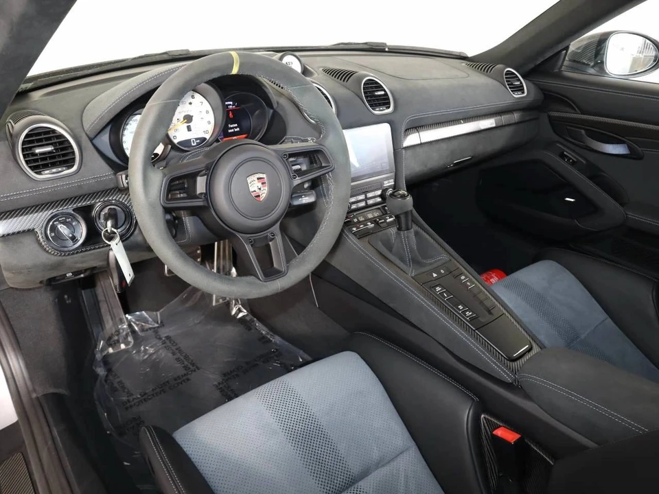 2025 Porsche 718 Cayman GT4 RS - Image 4 of 4