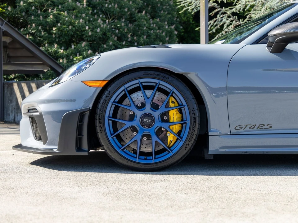 2025 Porsche 718 Cayman GT4 RS - Image 13 of 31