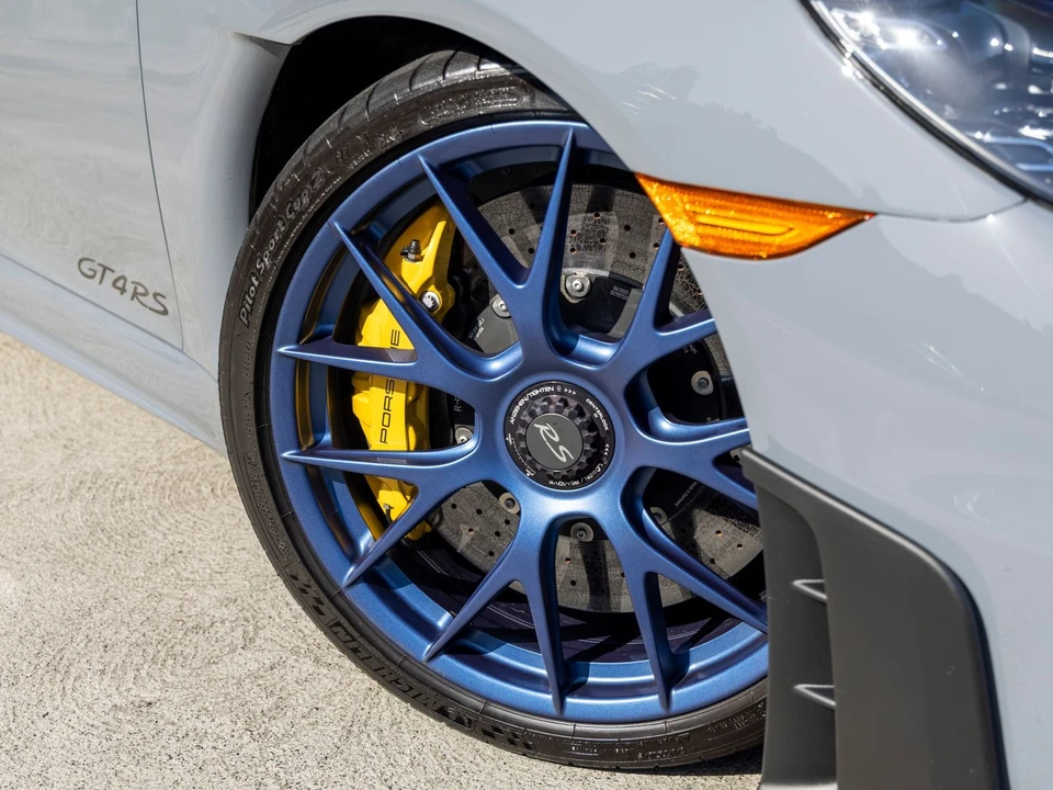 2025 Porsche 718 Cayman GT4 RS - Image 14 of 31