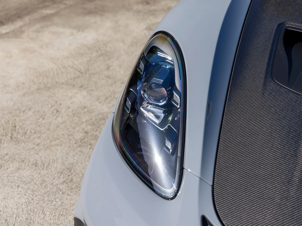 2025 Porsche 718 Cayman GT4 RS - Image 15 of 31