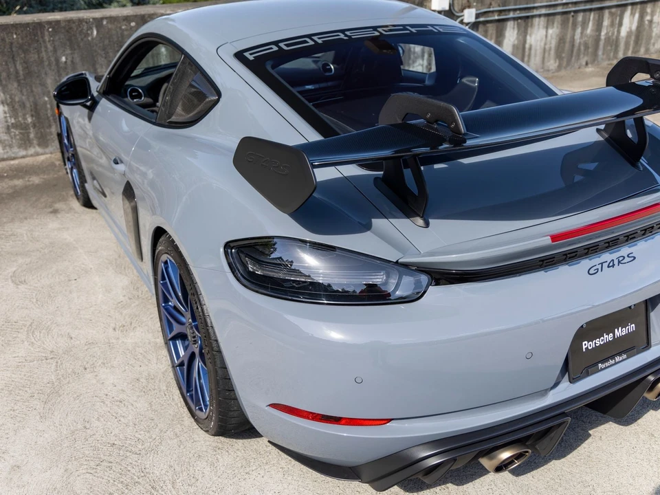 2025 Porsche 718 Cayman GT4 RS - Image 26 of 31
