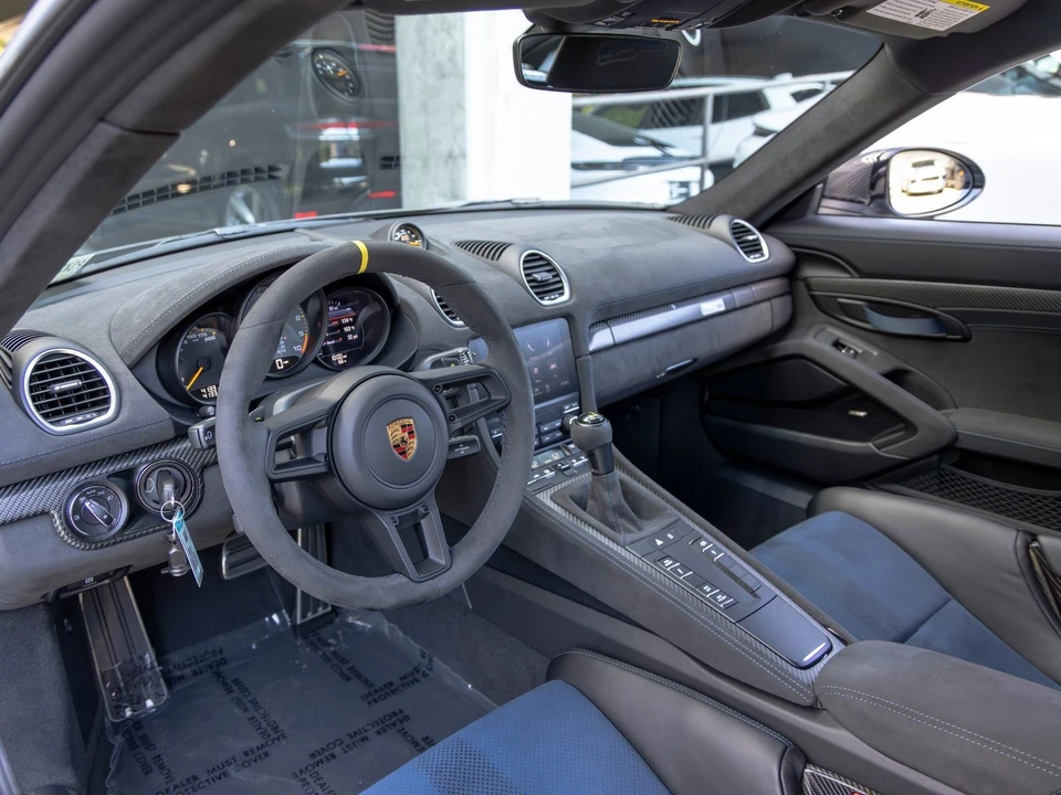 2025 Porsche 718 Cayman GT4 RS - Image 4 of 31