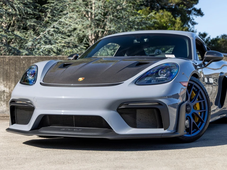 2025 Porsche 718 Cayman GT4 RS - Image 7 of 31