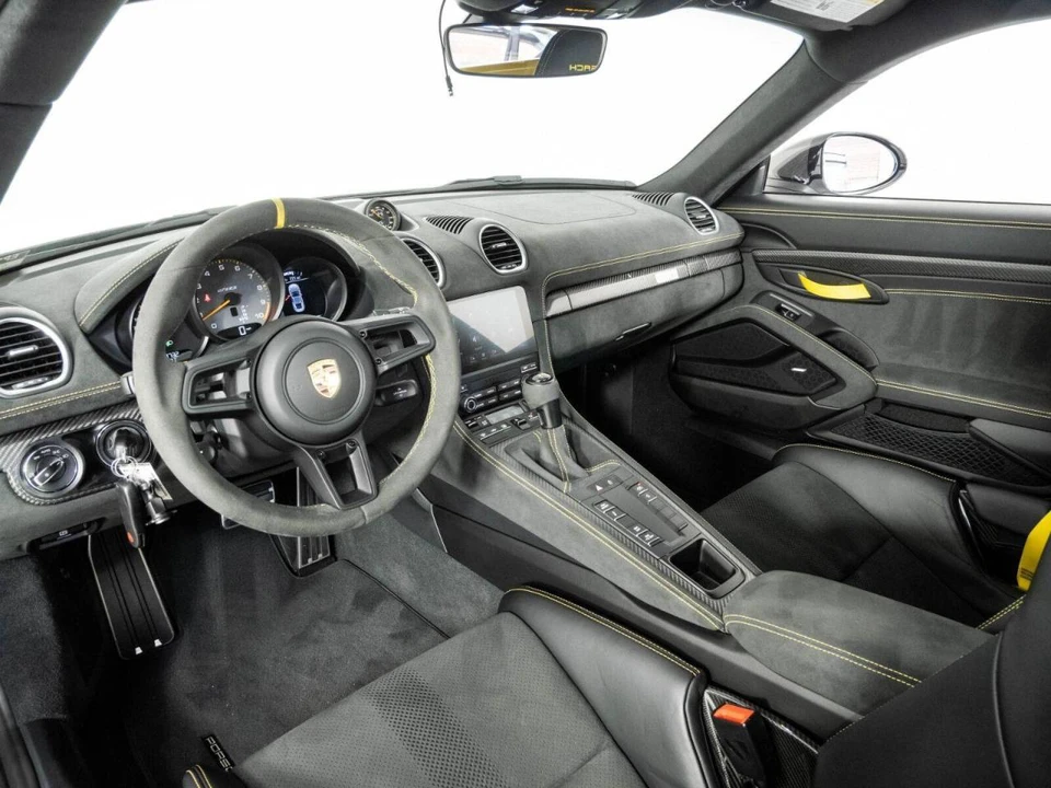 2025 Porsche 718 Cayman GT4 RS - Image 4 of 4