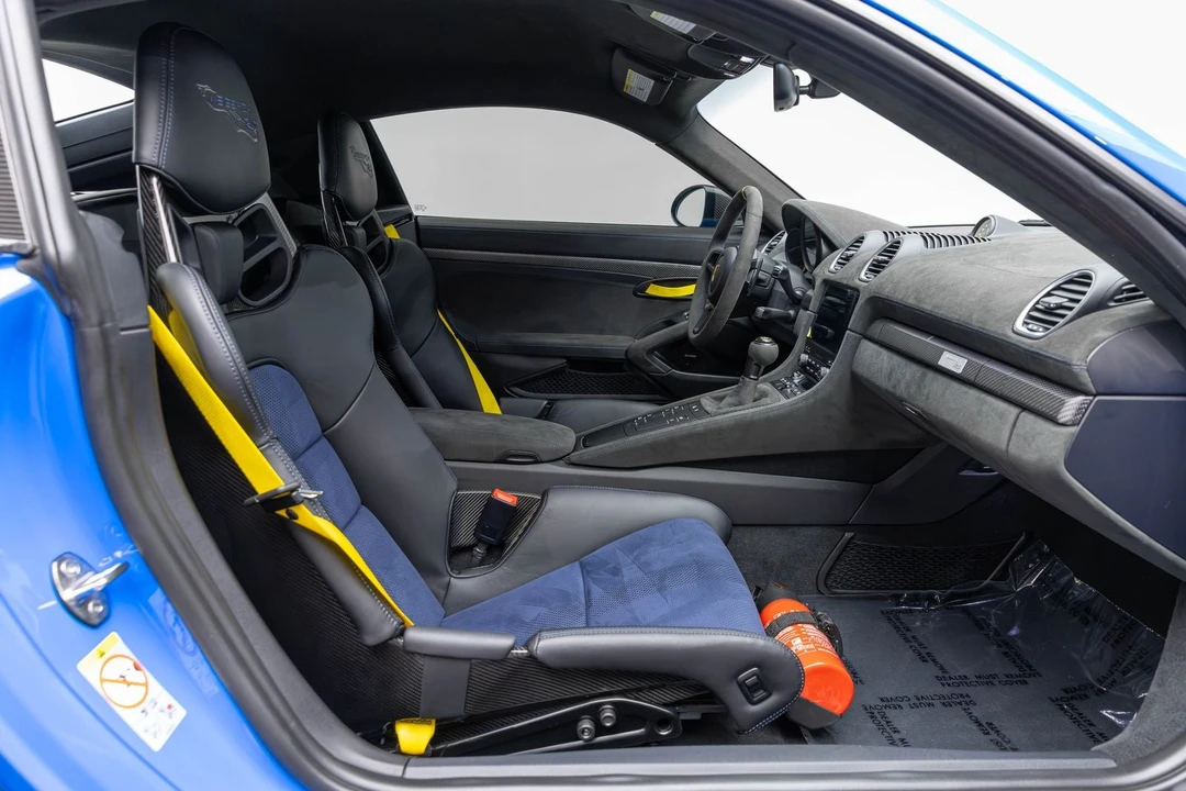 2025 Porsche 718 Cayman GT4 RS - Image 12 of 31