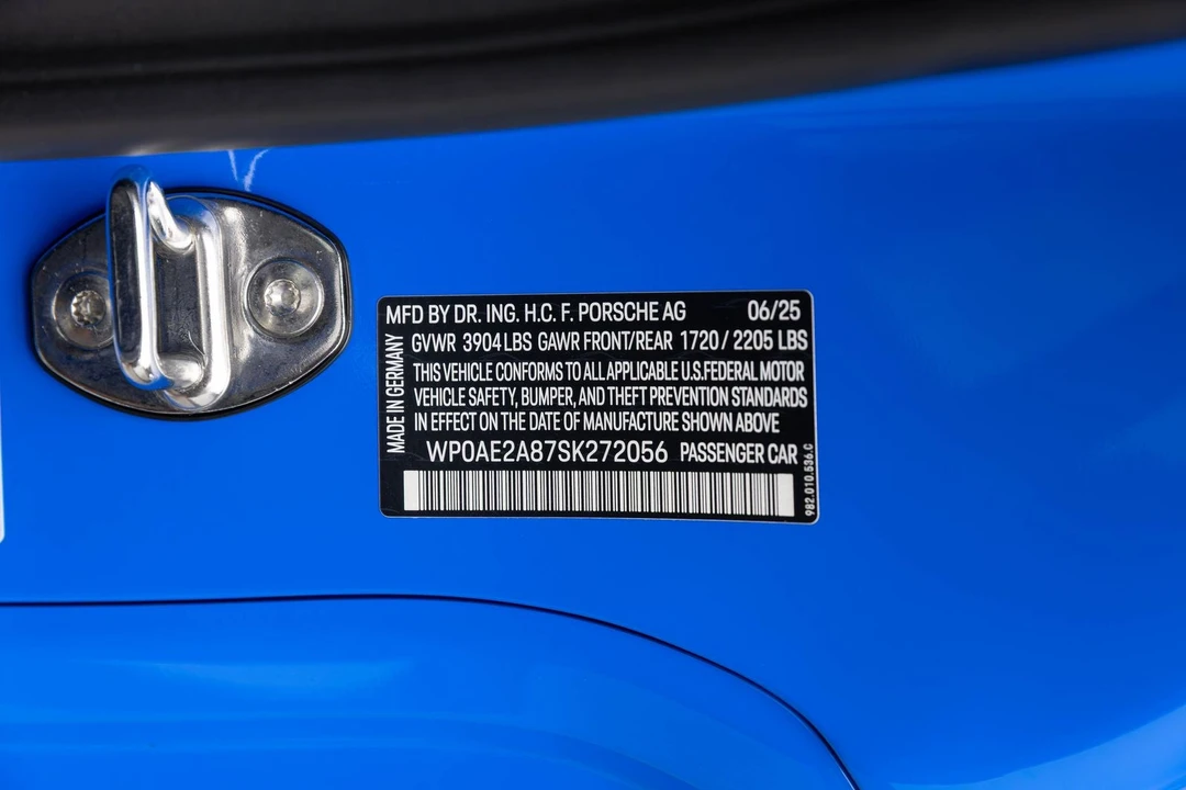 2025 Porsche 718 Cayman GT4 RS - Image 19 of 31