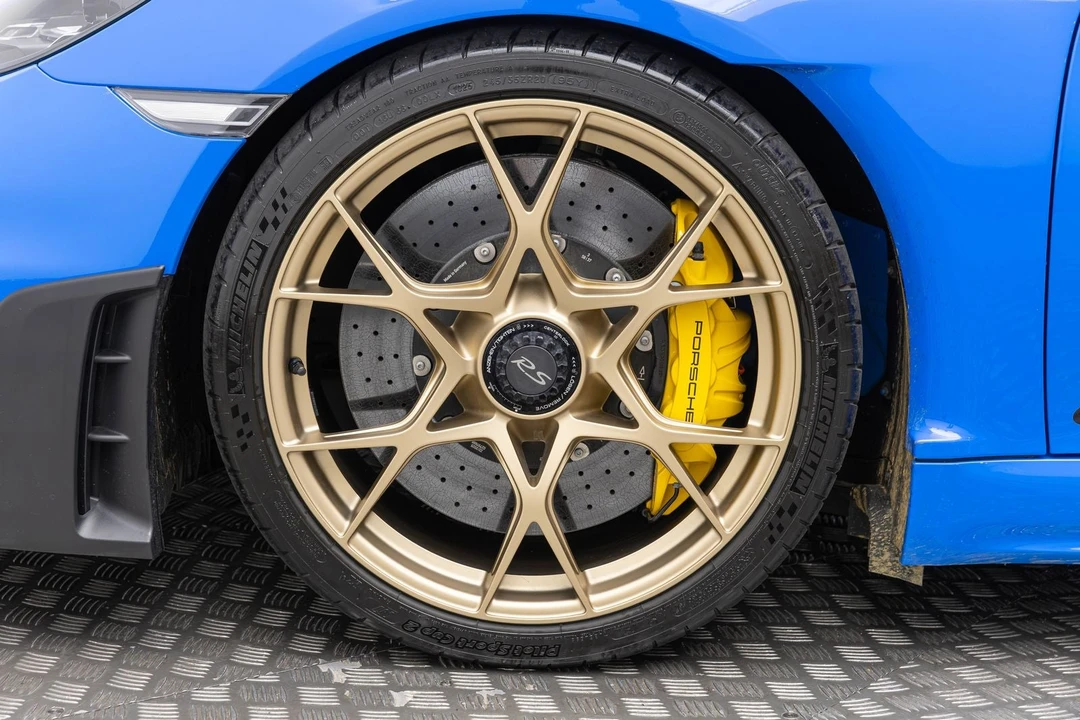 2025 Porsche 718 Cayman GT4 RS - Image 8 of 31