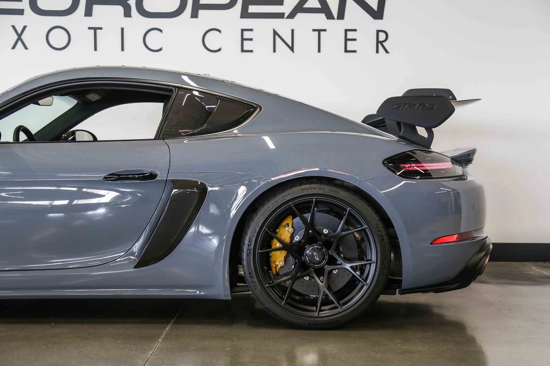 2025 Porsche - Image 6 of 31