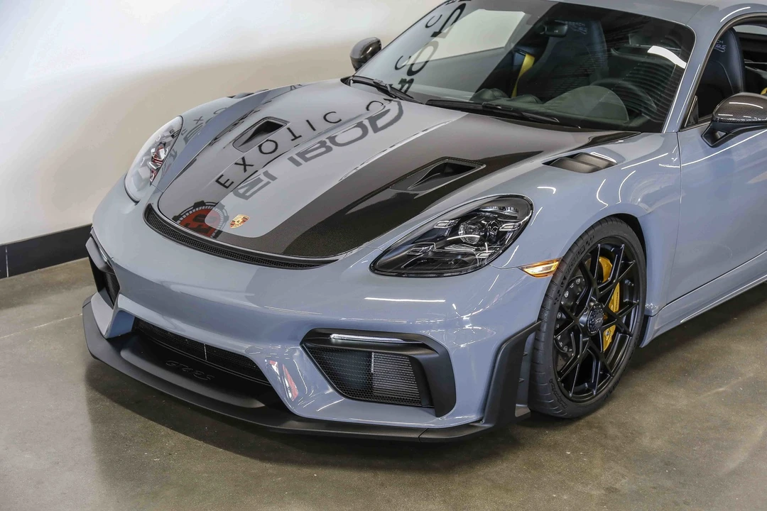 2025 Porsche - Image 10 of 31