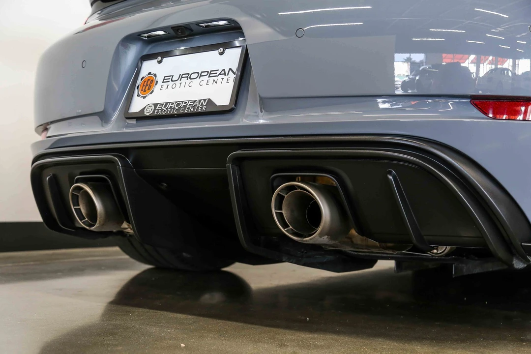 2025 Porsche - Image 25 of 31