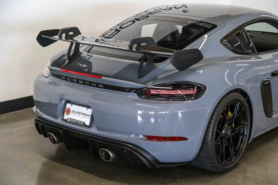 2025 Porsche - Image 22 of 31