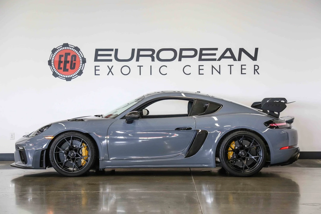 2025 Porsche - Image 3 of 31