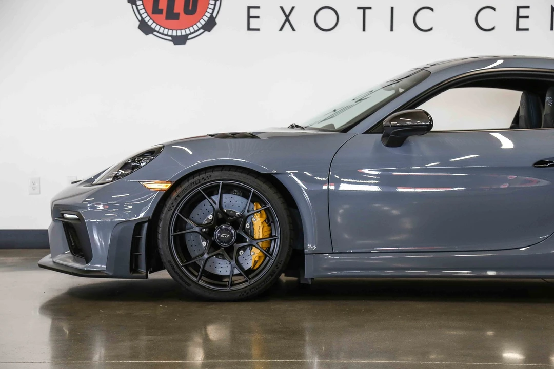 2025 Porsche - Image 4 of 31