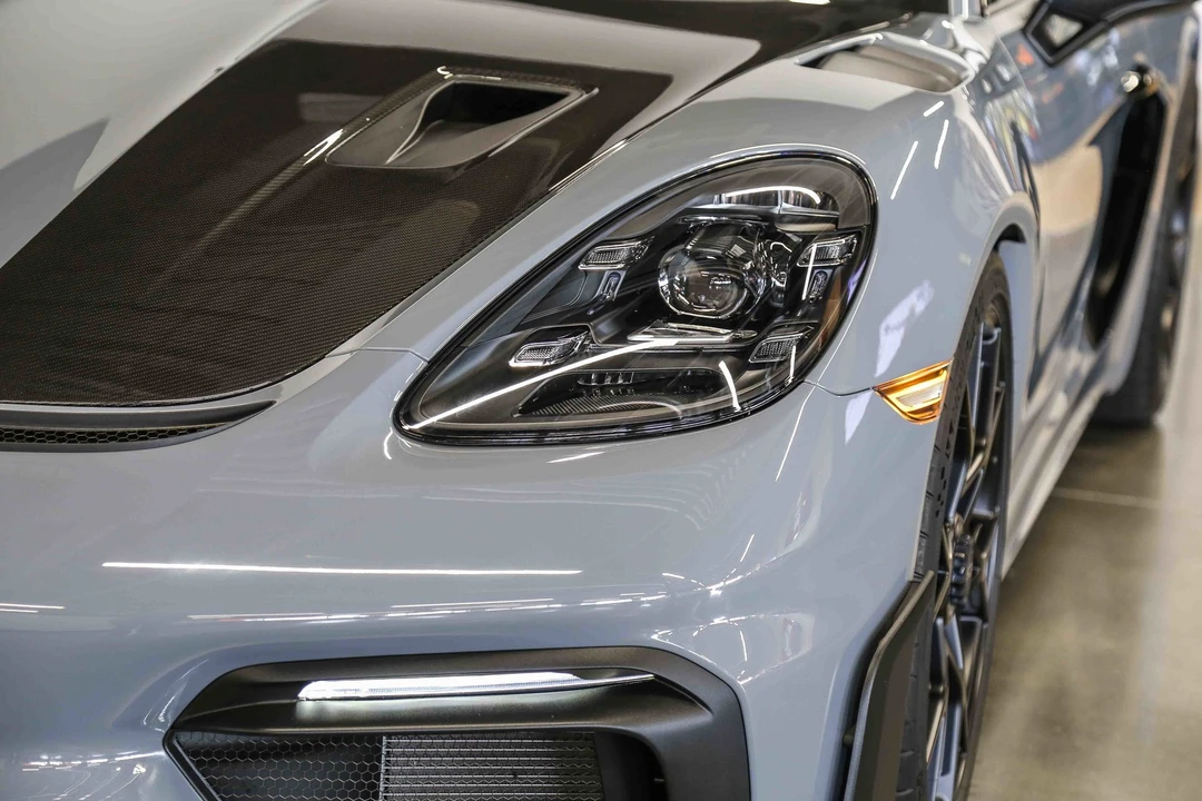2025 Porsche - Image 11 of 31