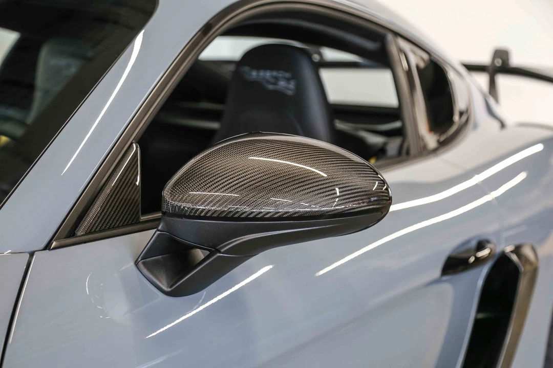 2025 Porsche - Image 30 of 31