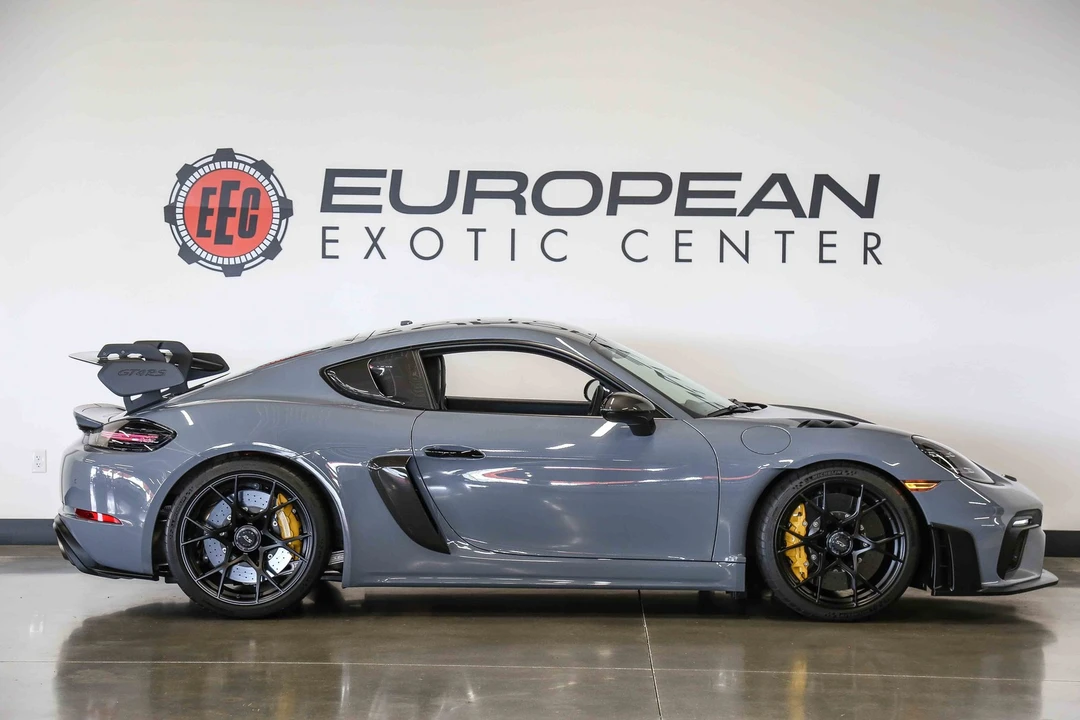 2025 Porsche - Image 17 of 31