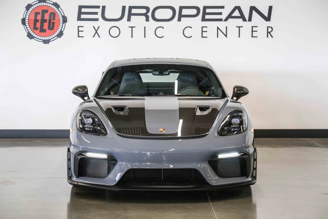2025 Porsche - Image 14 of 31