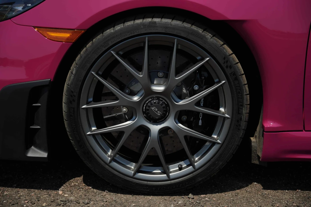 2025 Porsche 718 Cayman GT4 RS - Image 15 of 31