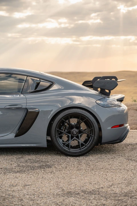 2025 Porsche 718 Cayman GT4 RS - Image 7 of 31