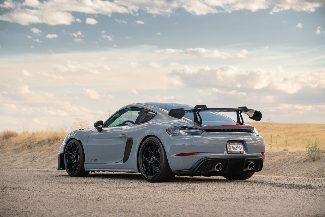 2025 Porsche 718 Cayman GT4 RS - Image 8 of 31