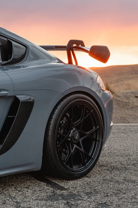 2025 Porsche 718 Cayman GT4 RS - Image 26 of 31