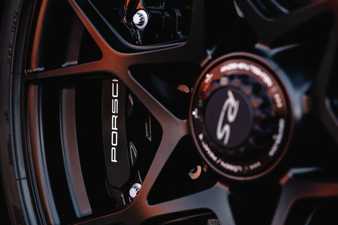 2025 Porsche 718 Cayman GT4 RS - Image 30 of 31