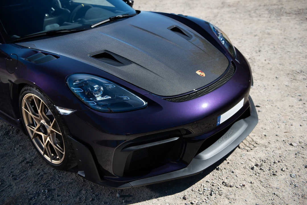 2025 Porsche 718 Cayman GT4 RS - Image 8 of 31