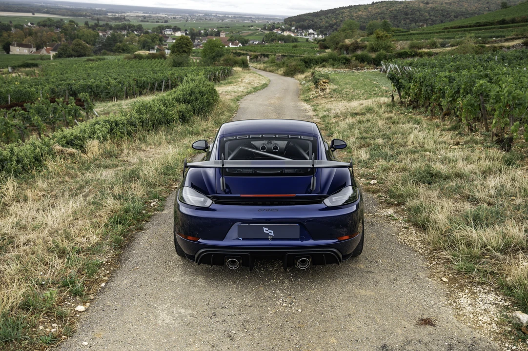 2025 Porsche 718 Cayman GT4 RS - Image 2 of 31